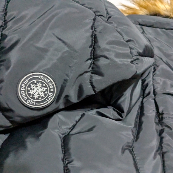 Madden Girl Beautiful Luxury Hoodie Puffer Jacket Excellent Condition !! - Picture 11 of 17